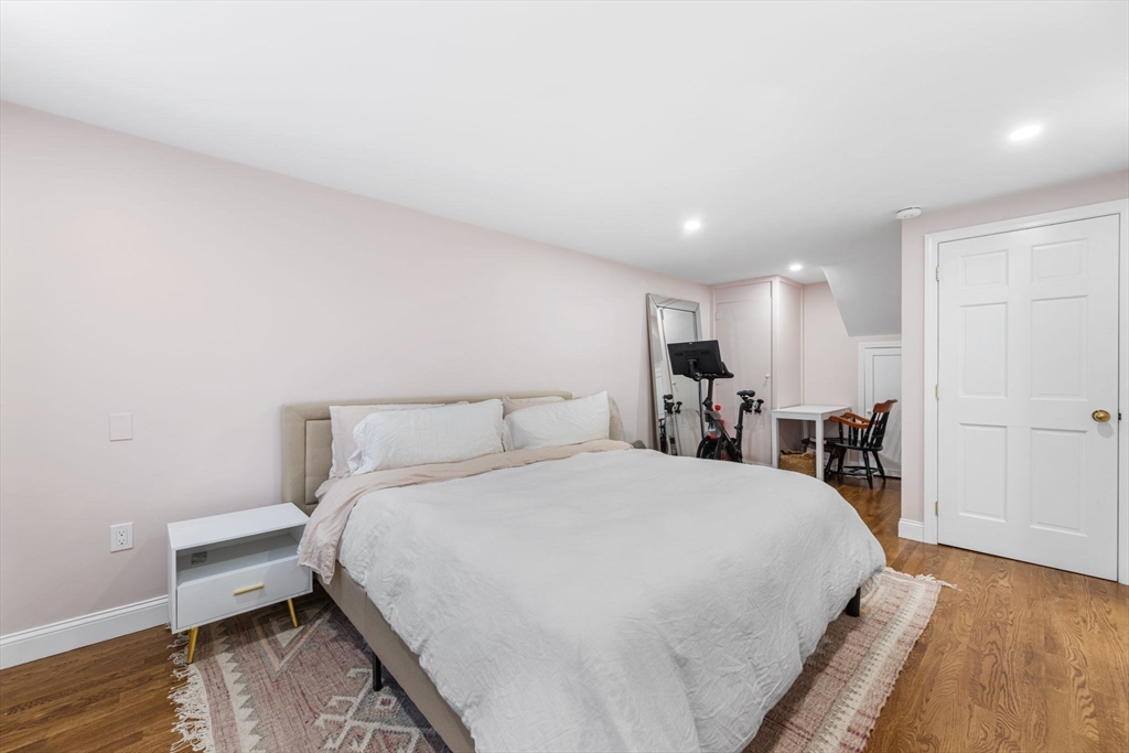 40 Joy St #9, Boston, MA Photo #11