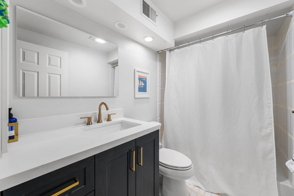 40 Joy St #9, Boston, MA Photo #18