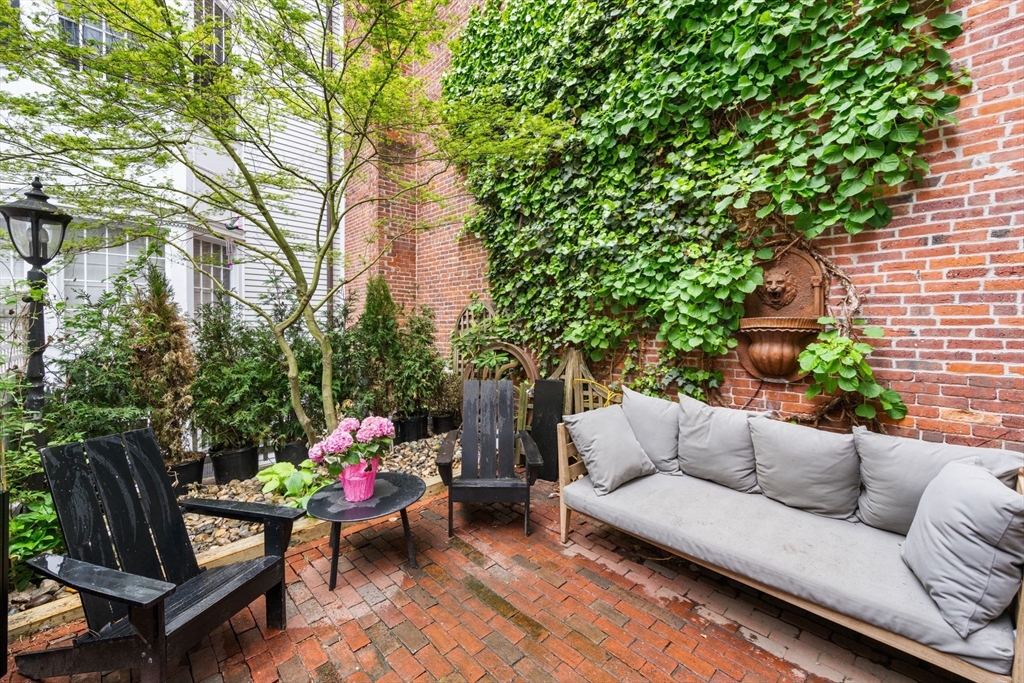 40 Joy St #9, Boston, MA Photo #4