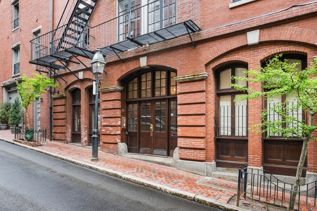 40 Joy St #9, Boston, MA Photo #21