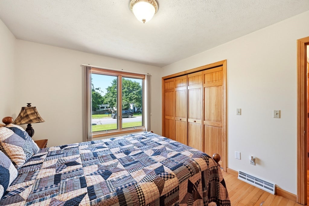 142 Oak Knoll Cir, Ludlow, MA, 142 Oak Knoll Cir, Ludlow, MA Photo #20