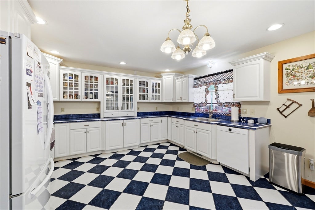 142 Oak Knoll Cir, Ludlow, MA, 142 Oak Knoll Cir, Ludlow, MA Photo #14