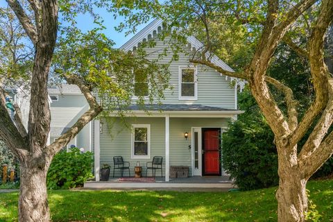 Photo of 139 Cushing Street #5, Cambridge, MA 02138 (MLS # 73171641)