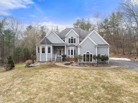 22 Mystic Valley Ln Uxbridge MA 01569