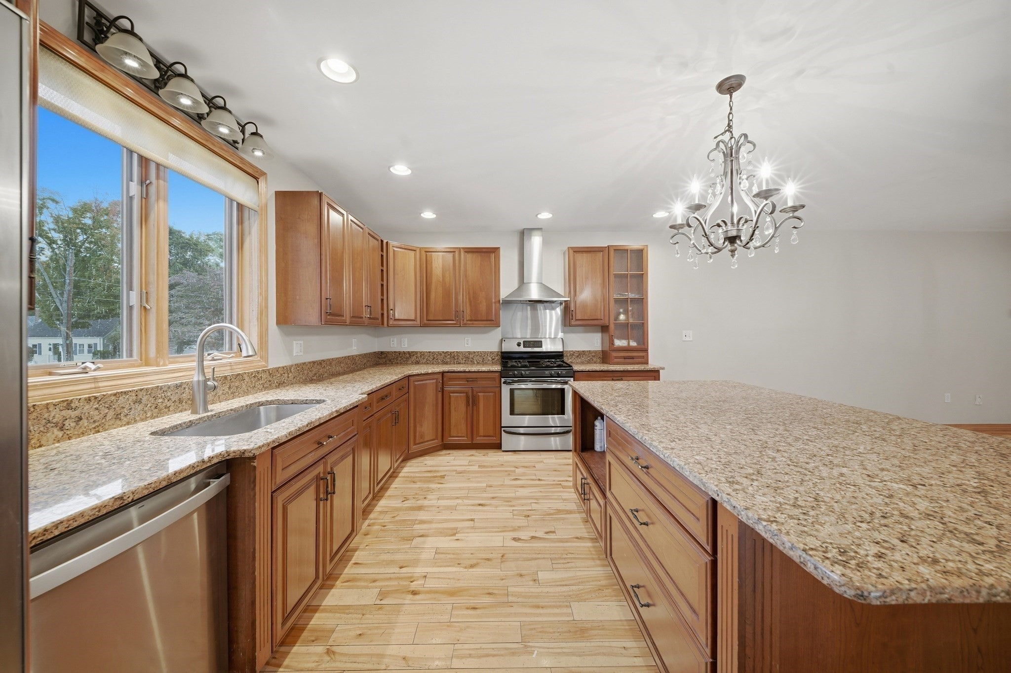9 Myopia Rd, Stoneham, MA Photo #11