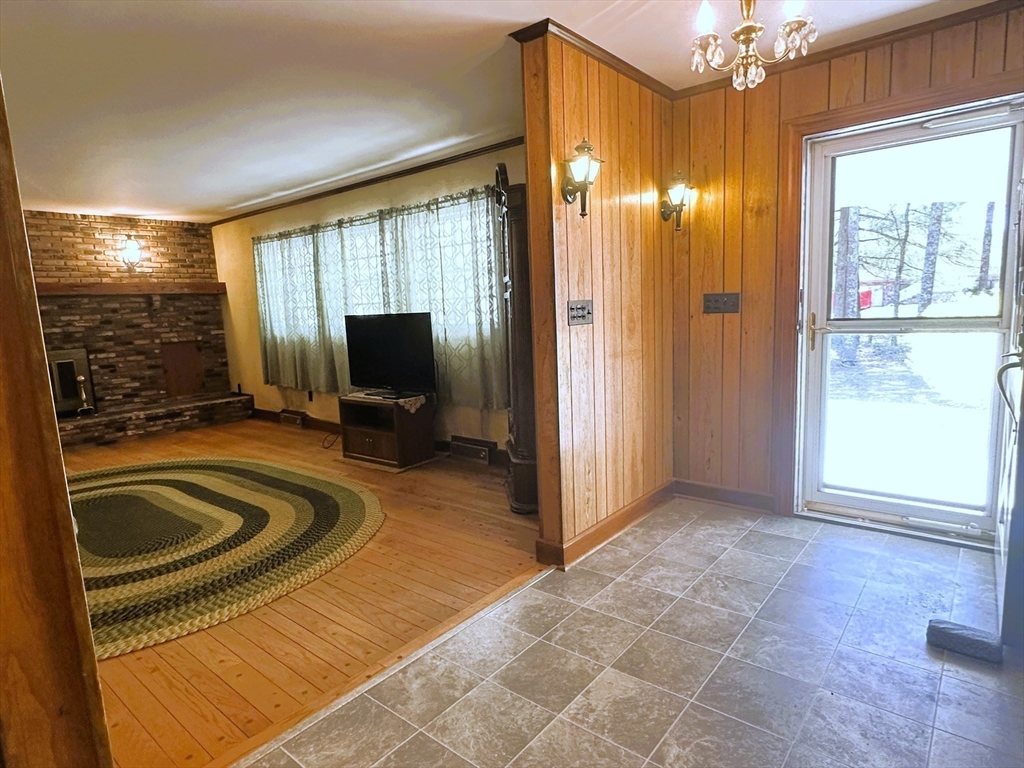 1163 Old Fall River Rd