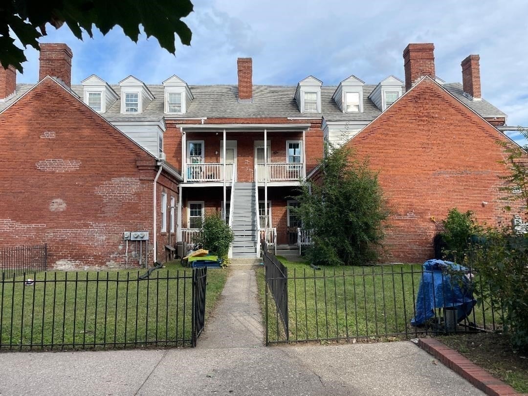 13 Center Street, Holyoke, MA, 13 Center Street, Holyoke, MA Photo #5