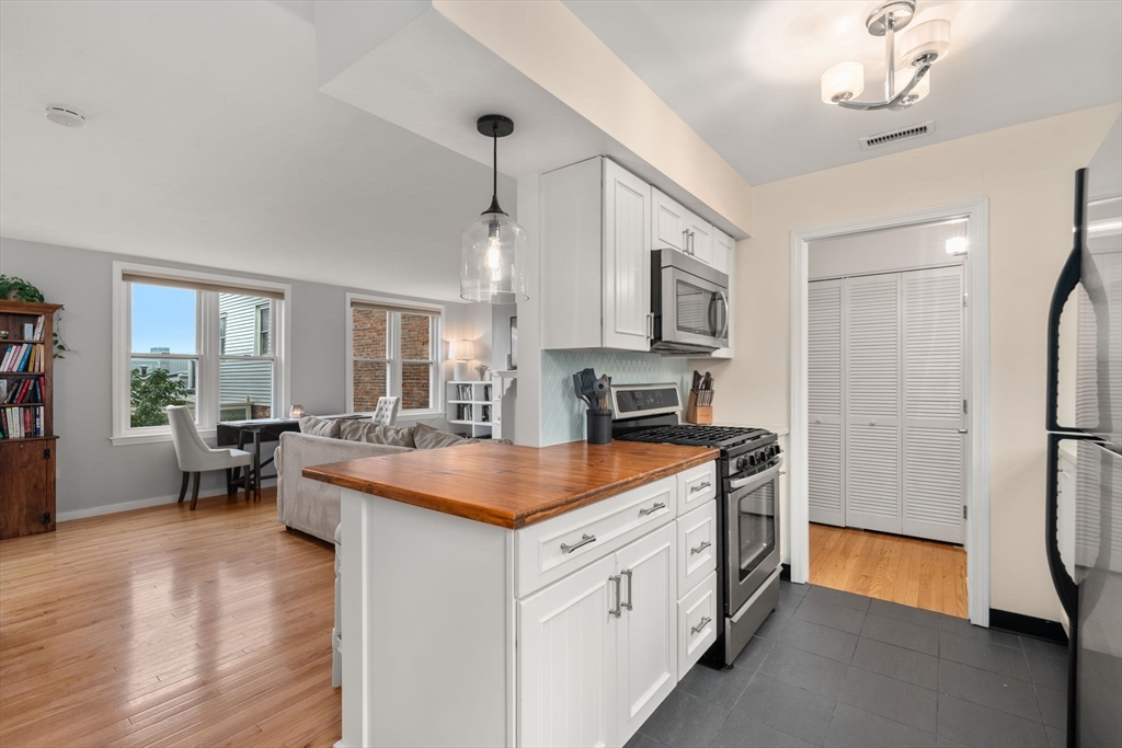 268 Bunker Hill St 5