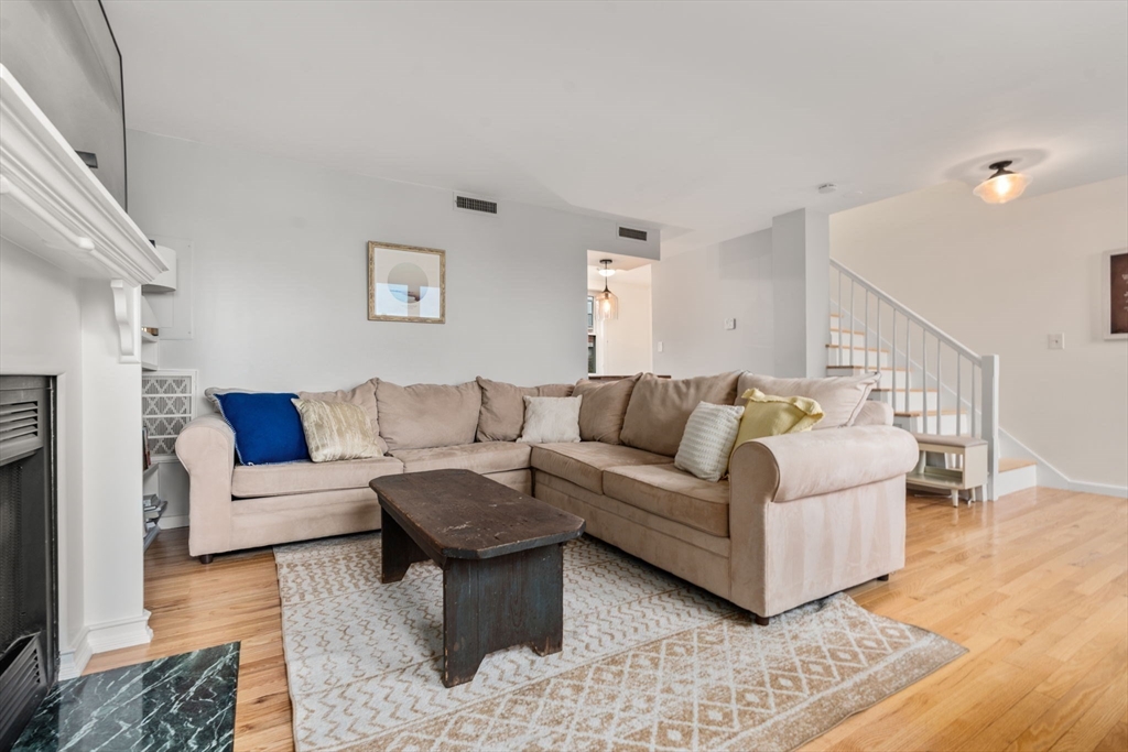 268 Bunker Hill St 5