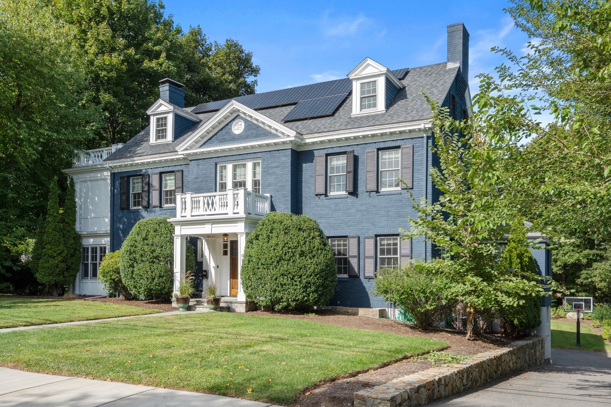 Photo of 91 Nehoiden Rd, Newton, MA