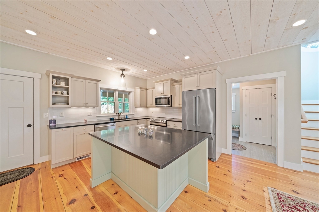 12 Hickorywood