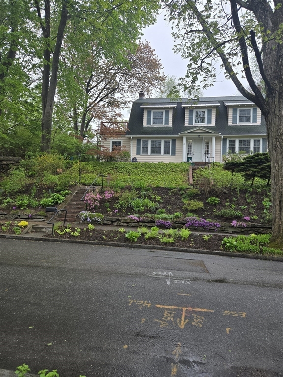 8 Montvale