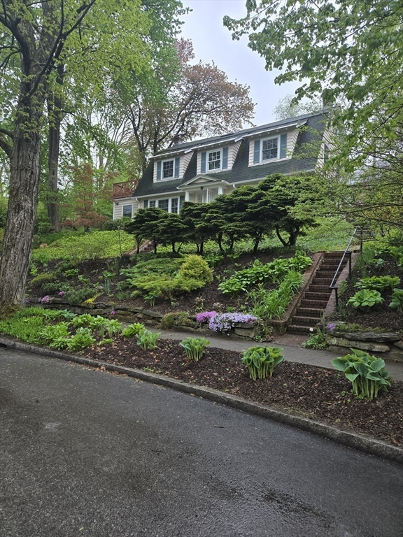 8 Montvale