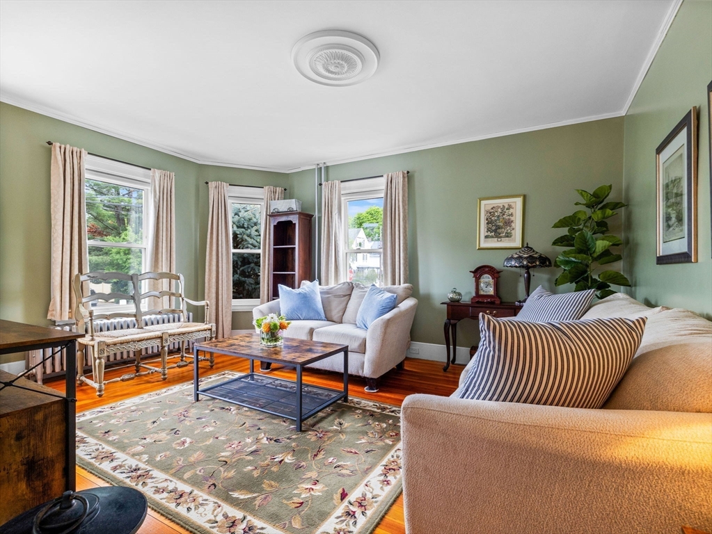 28 Albano St