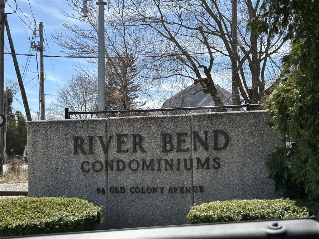 96 Old Colony Ave 339