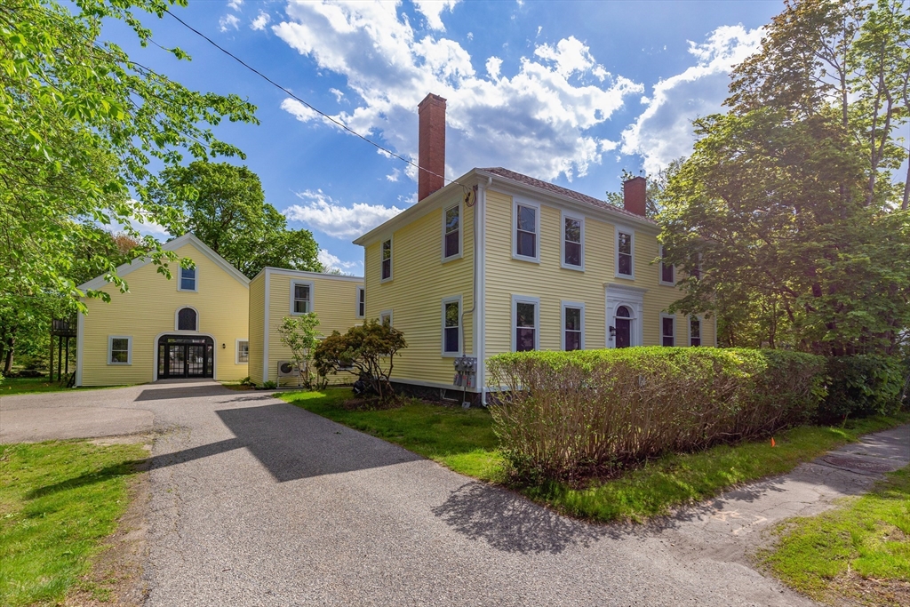 228 Main St