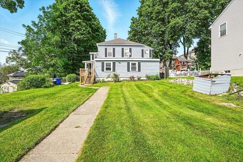 22 Douglas Ave Maynard MA 01754