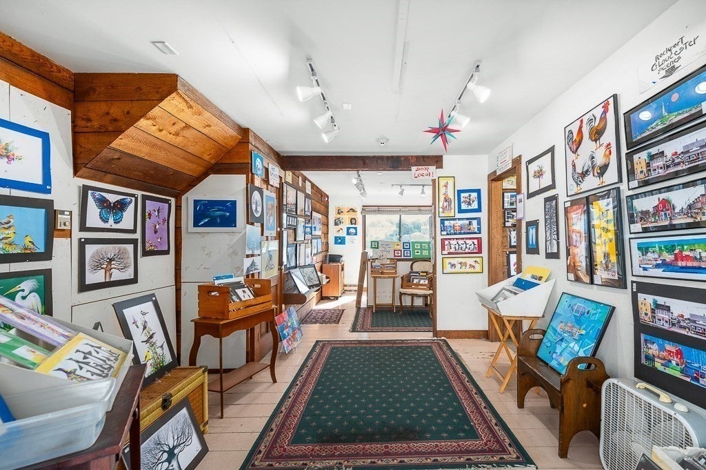 61-63 Bearskin Neck