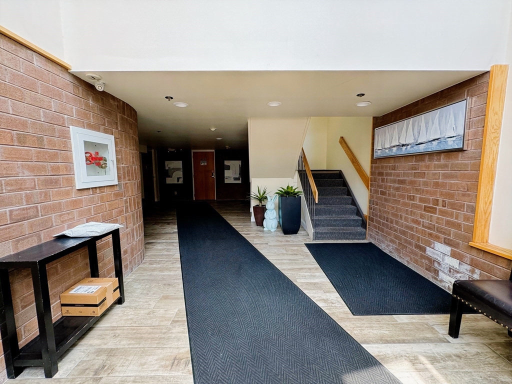 24 Corey St 203