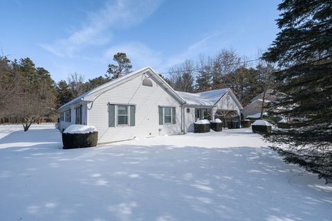 Photo of 178 Falcon Dr, Westfield, MA 01085 (MLS # 73473986)