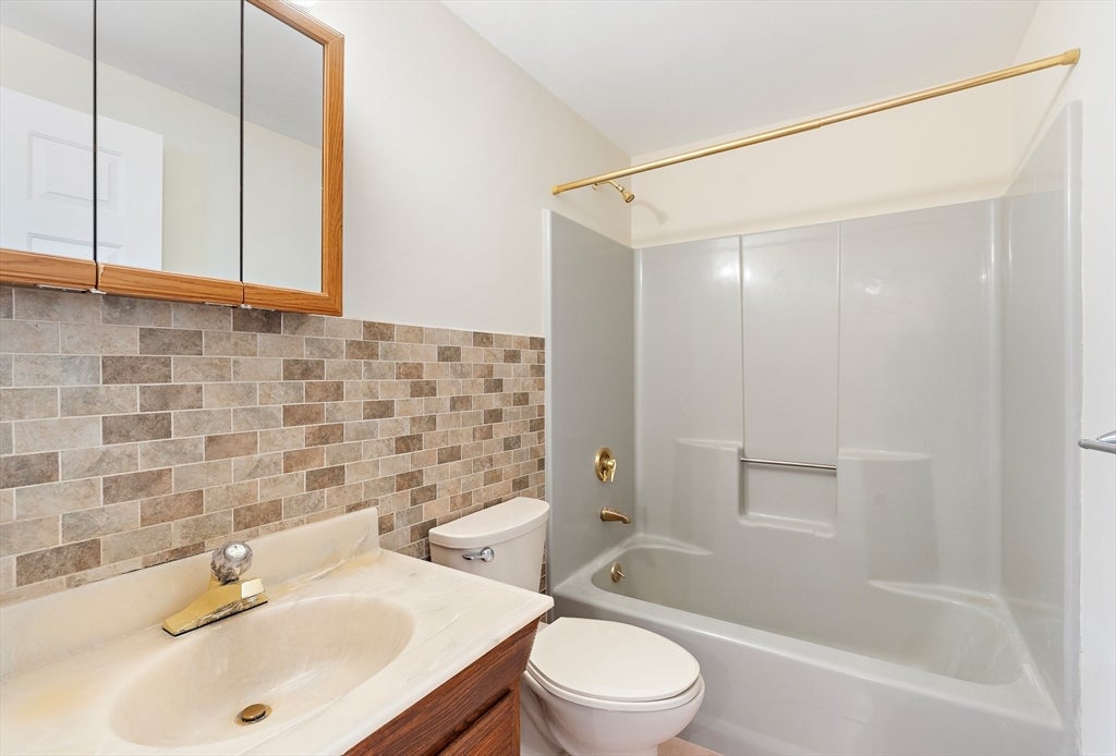 49R Ashton St #49R, Everett, MA, 49R Ashton St #49R, Everett, MA Photo #17