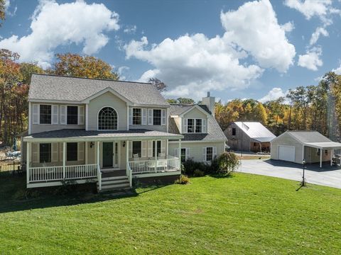 11 Elm St Douglas MA 01516