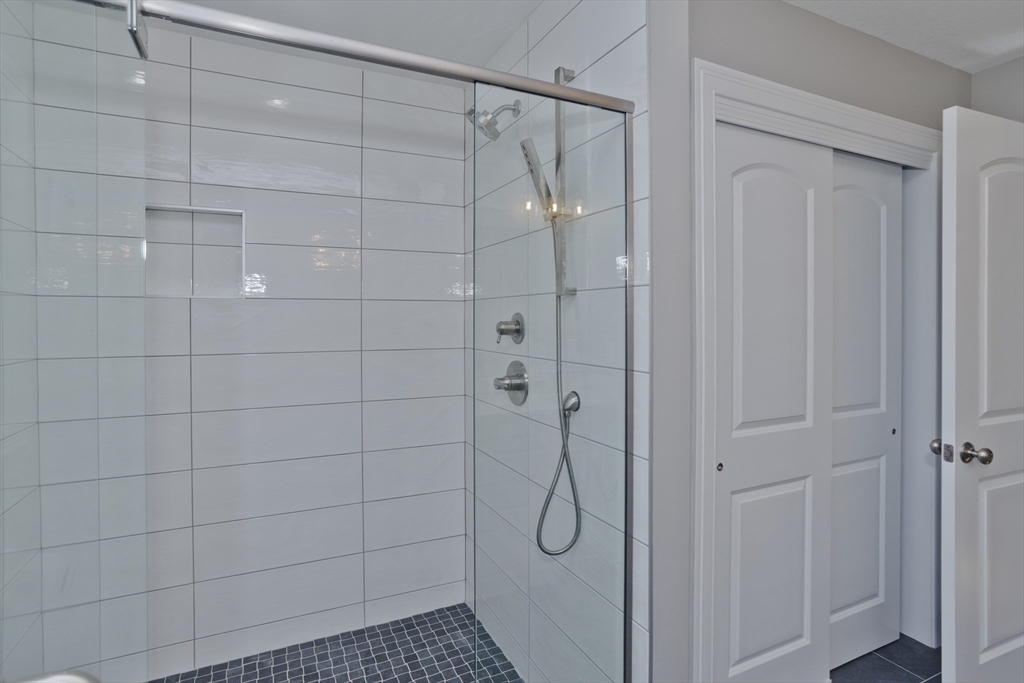 East Longmeadow, Massachusetts 01028, United States, 4 Bedrooms Bedrooms, ,3 BathroomsBathrooms,Residential,Active,240157