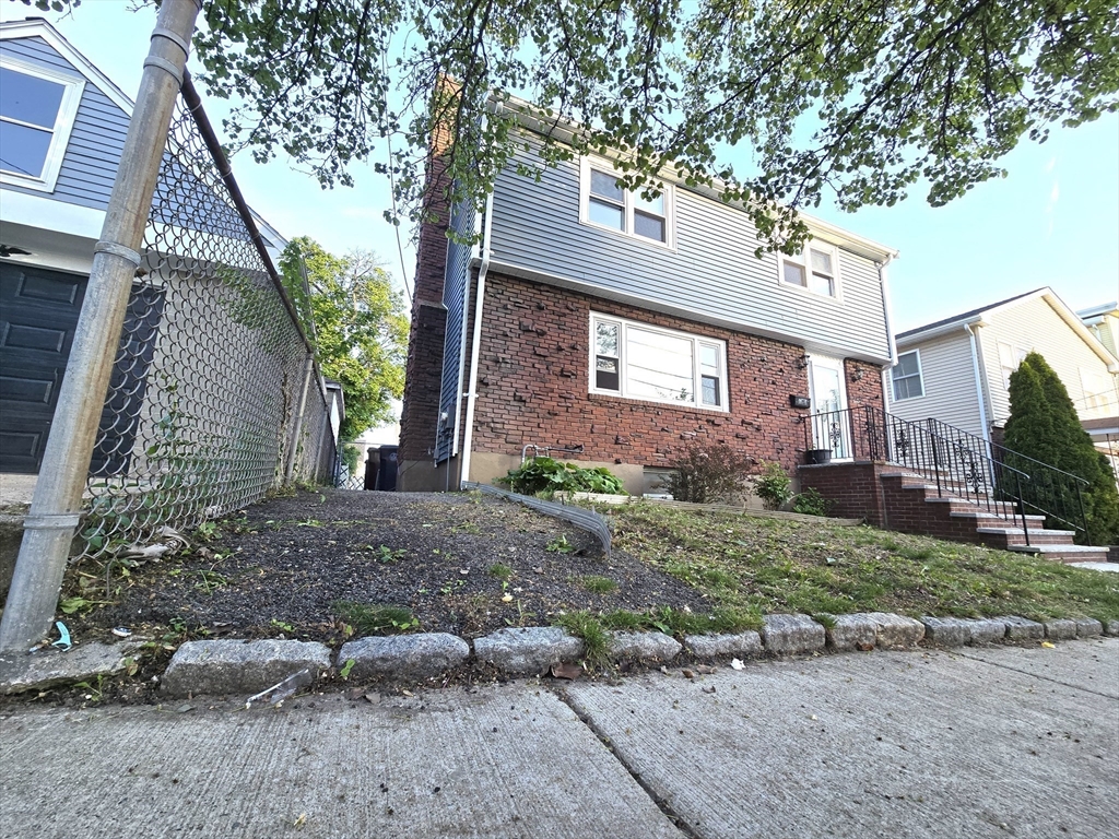 107 Swan St
