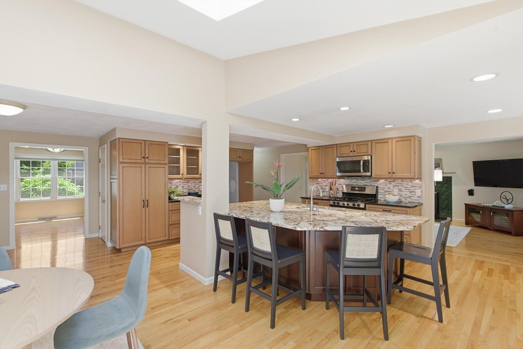 11 Thornton Dr