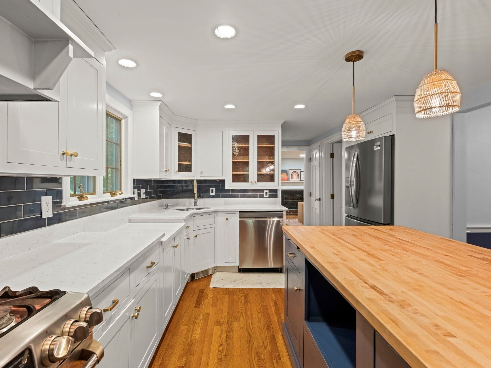 16 Agawam Road