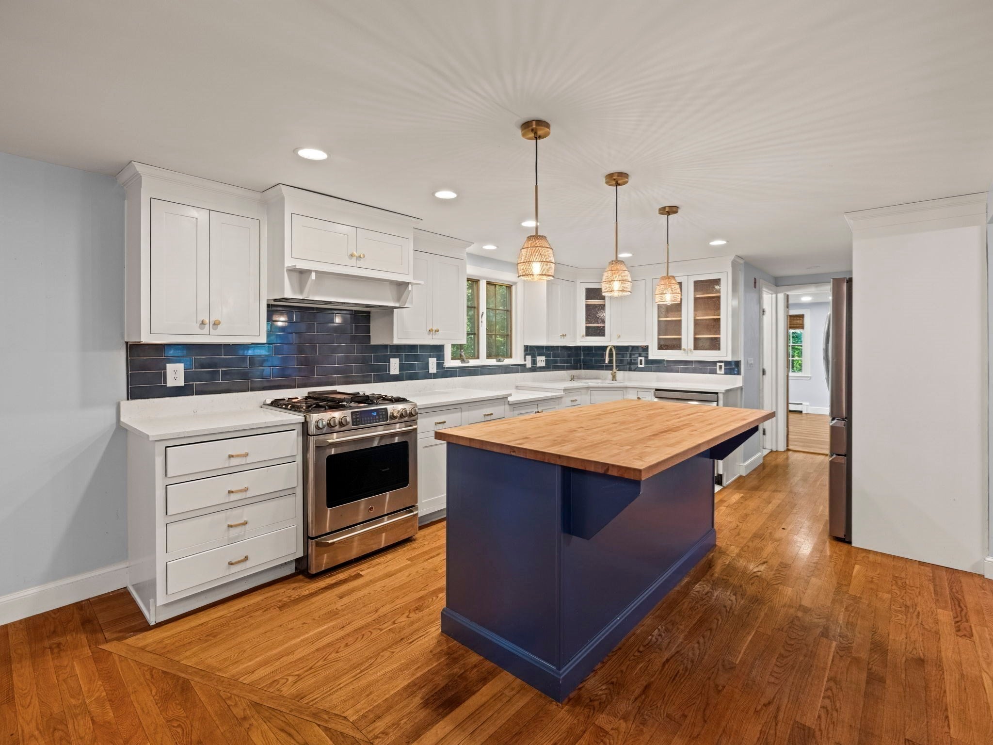 16 Agawam Road