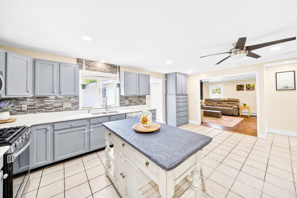 84 Fowler Rd