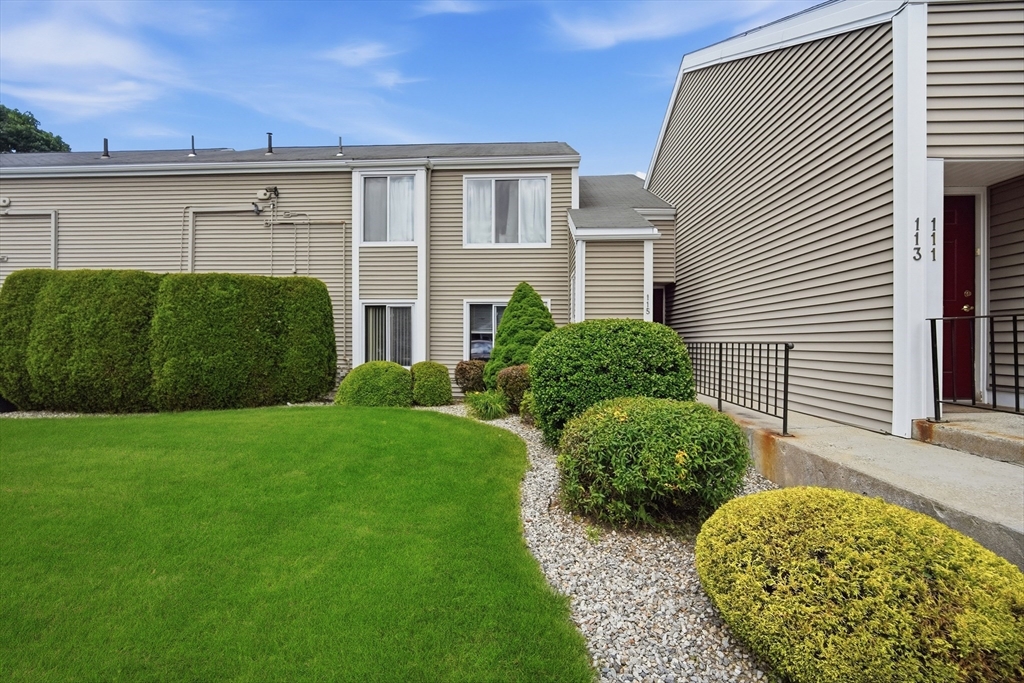 113 Nassau Dr 113