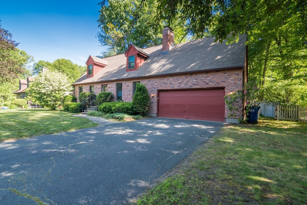 13 Carillon Cir