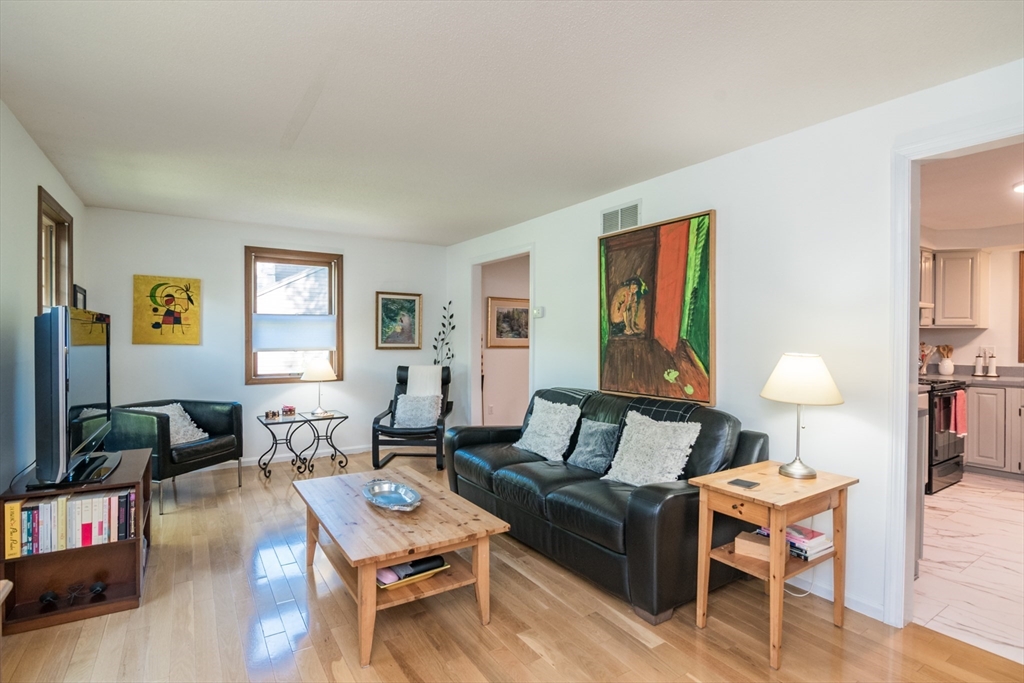 13 Carillon Cir