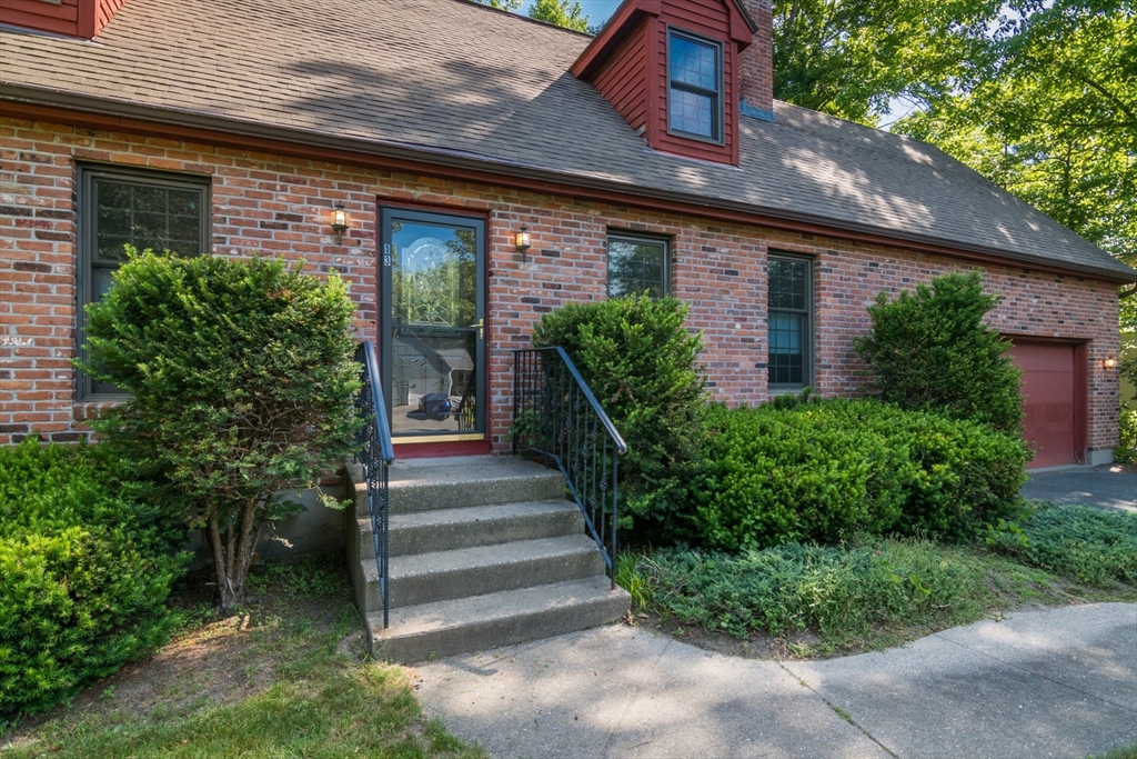 13 Carillon Cir