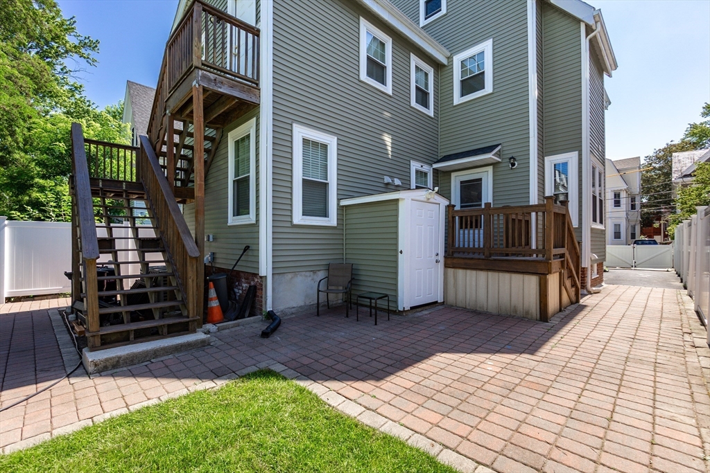 10 Tennyson St