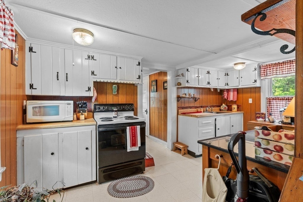 82 Point Grove Rd, Southwick, MA, 82 Point Grove Rd, Southwick, MA Photo #14