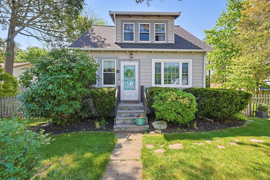 38 Sentinel St