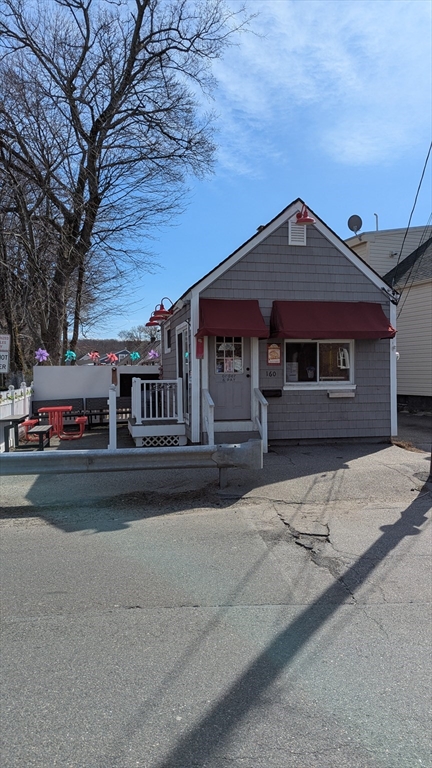 160 Lynn
