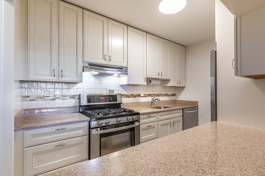 8 Whittier Place 4C