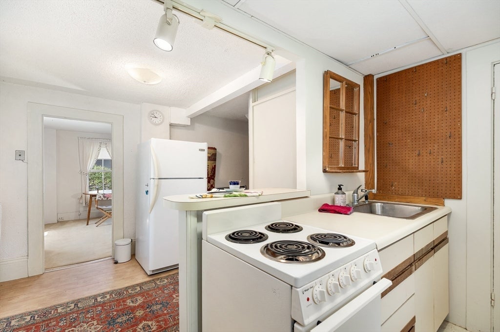 32 Blynman Avenue, Gloucester, MA, 32 Blynman Avenue, Gloucester, MA Photo #39