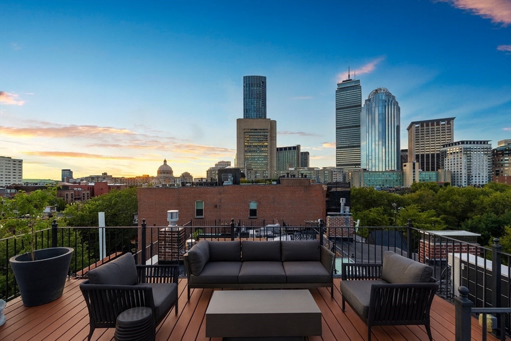 68 W Rutland Sq.