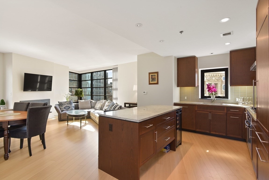 580 Washington 902
