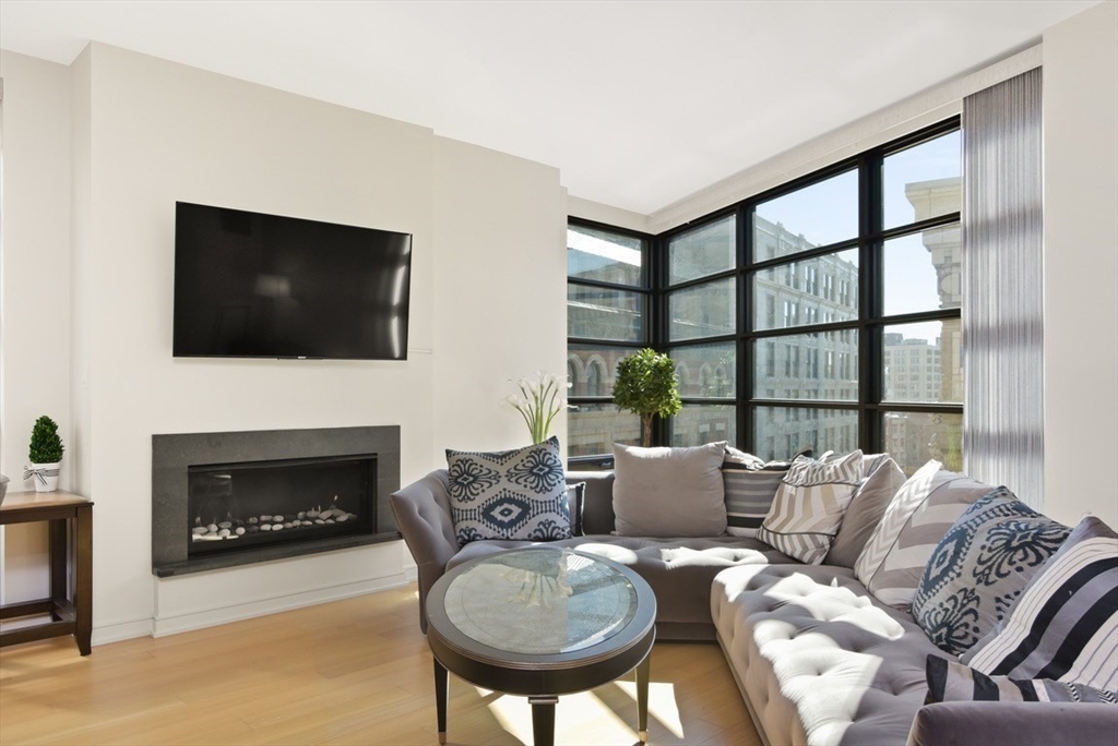 580 Washington 902