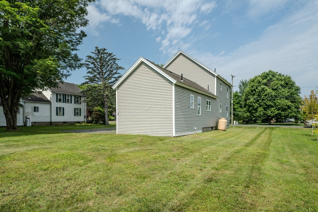 414 Russell St
