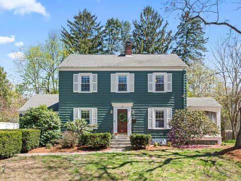 Photo of 30 Kinnicutt Rd, Worcester, MA 01602 (MLS # 73509941)
