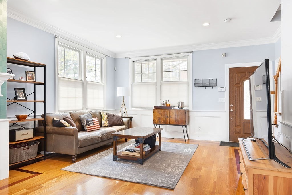 437 Gallivan Blvd 437