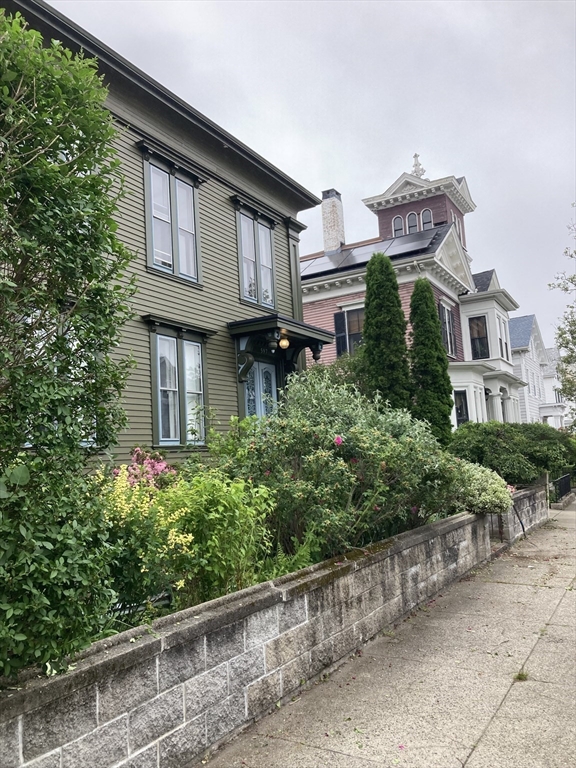 597 County St