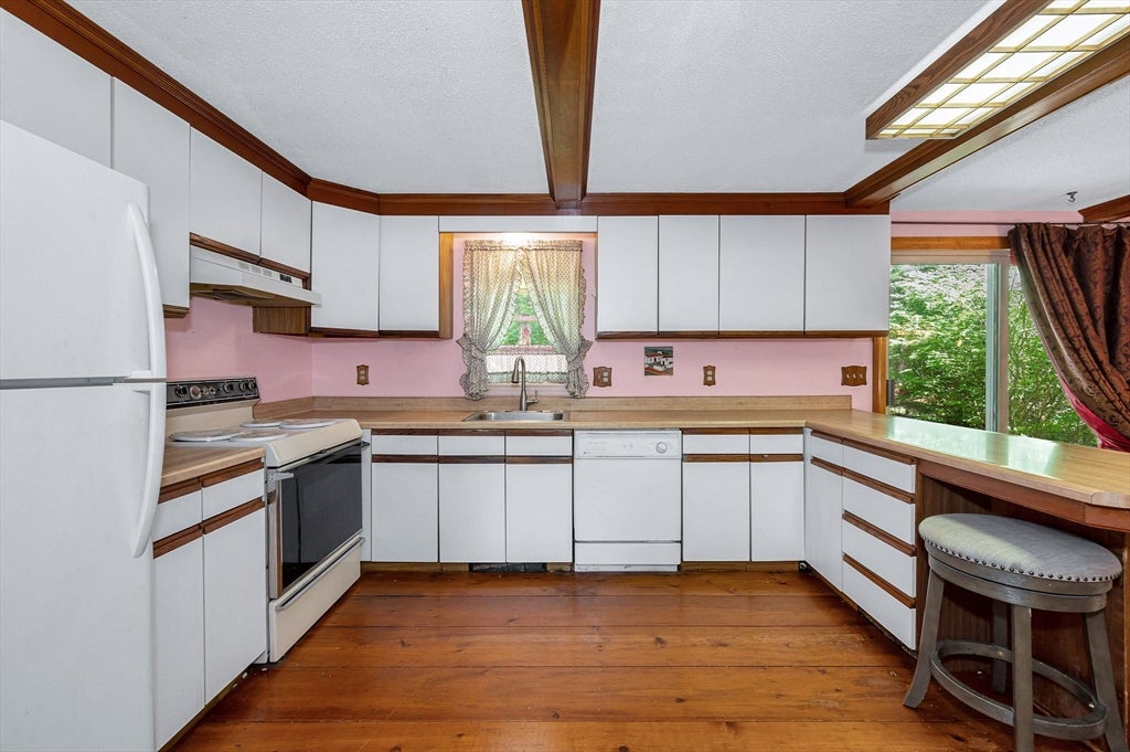 48 Cannington St, Lowell, MA, 48 Cannington St, Lowell, MA Photo #7